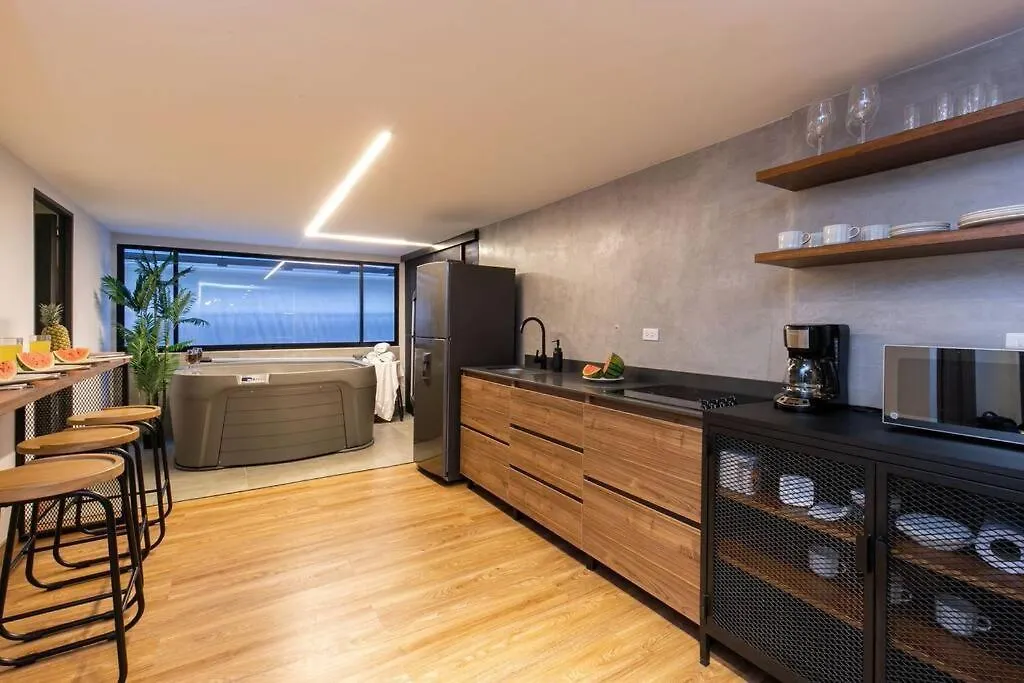 Surprising, Lleras Park, Billar Pool And Jacuzzi Appartement Medellín
